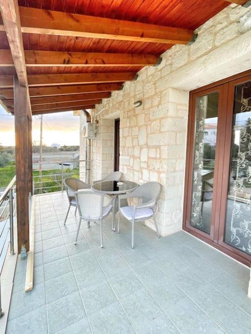Kathiana Cozy Apartment Bagian luar foto